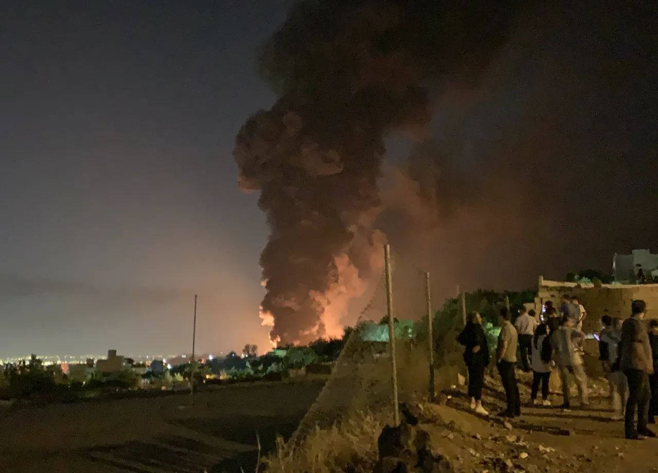 İsrail'den Tahran'a saldırı dalgası! Savunma Bakanlığı karargahı vuruldu