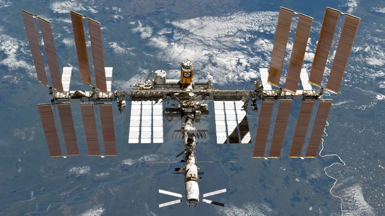 ISS’teki sızıntı NASA’yı alarma geçirdi: Özel astronot görevi süresiz ertelendi