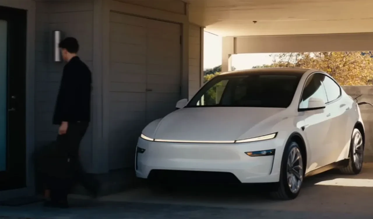 Kullanıcılar Tesla’dan memnun değil: Model S’e makyaj yetmedi