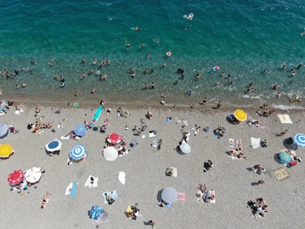 LGS bitti, öğrenciler soluğu denizde aldı