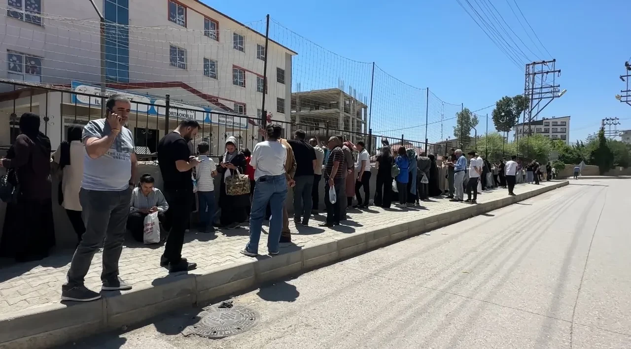 LGS sınavına giren öğrencilerin molasında ilginç anlar yaşandı