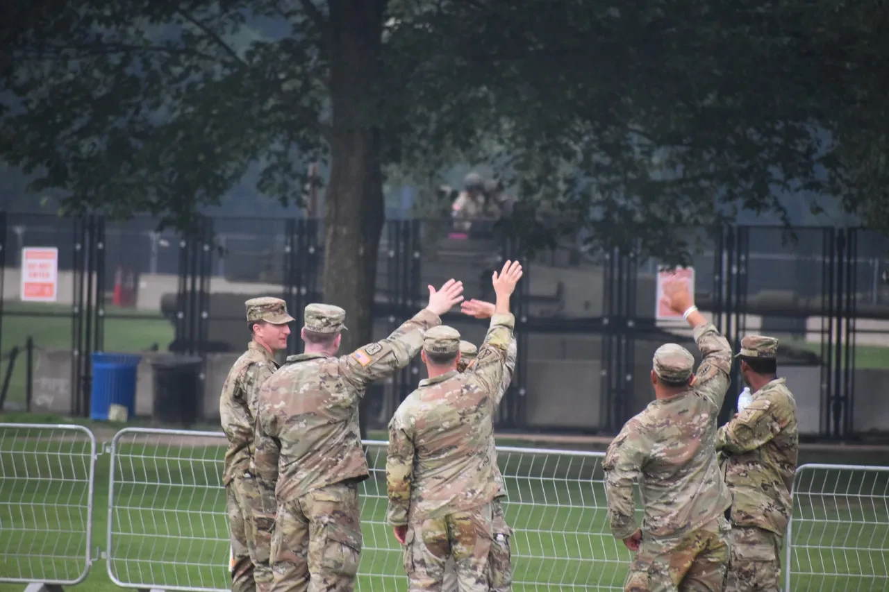 Trump’tan protestoculara gözdağı! ABD ordusunu göklere çıkardı