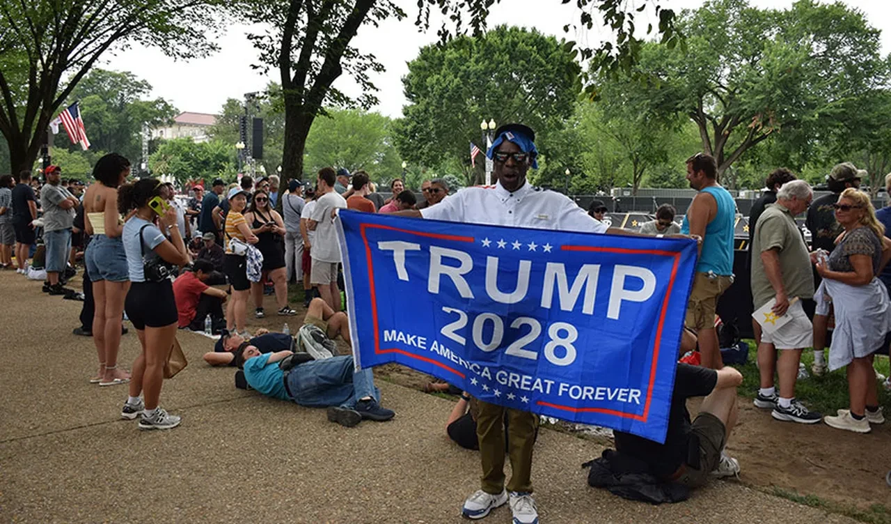 Trump’tan protestoculara gözdağı! ABD ordusunu göklere çıkardı