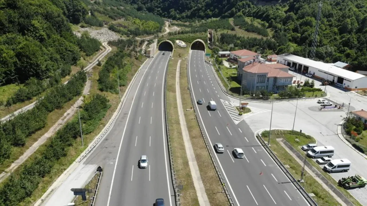 Anadolu Otoyolu İstanbul yönü ne zaman açılacak? Trafik akışı karşı yönden sağlanıyor