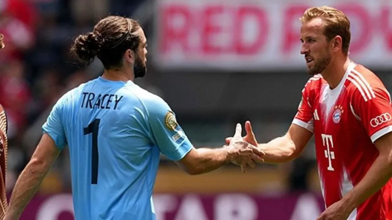 Bayern Münih'ten 10 gol yiyen kalecinin mesleği şaşırttı