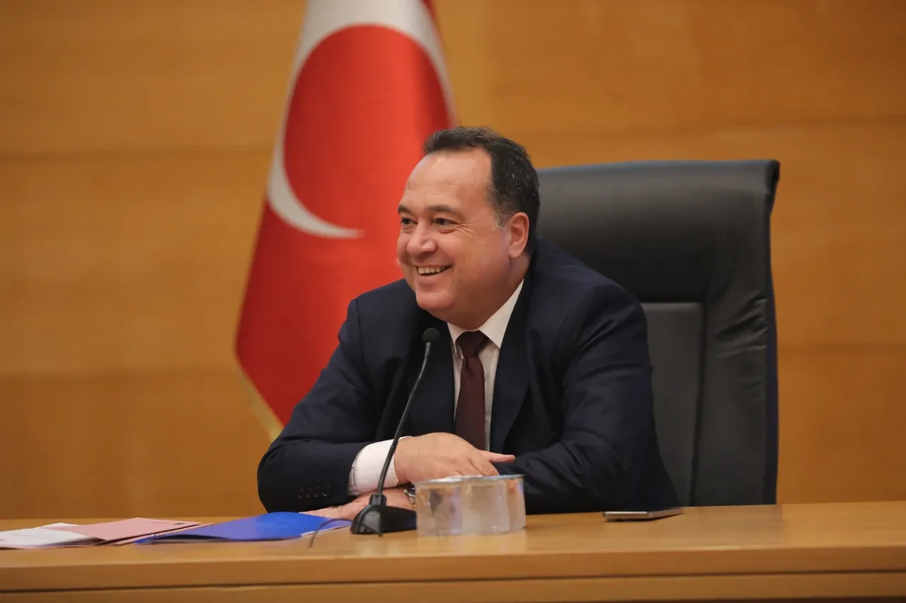 Besim Dutlulu kimdir? Manisa Büyükşehir Belediye Başkanı oldu