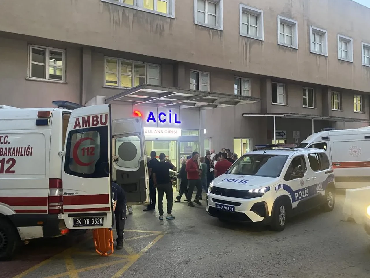 Dilan Polat'ı bekleyen korumaya silahlı saldırı