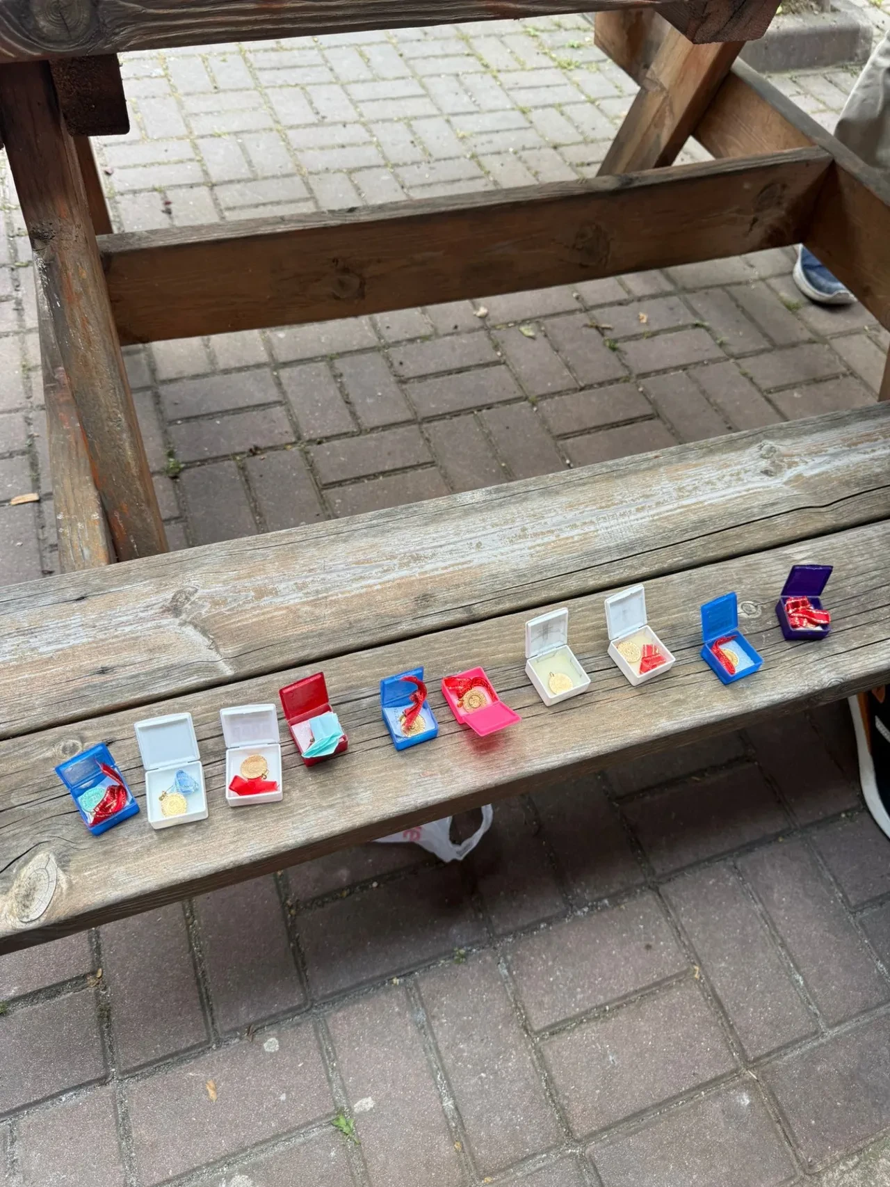 Dilencinin pazar arabasından çıkanlar şoke etti! 35 bin 985 TL para ve çok sayıda altın...