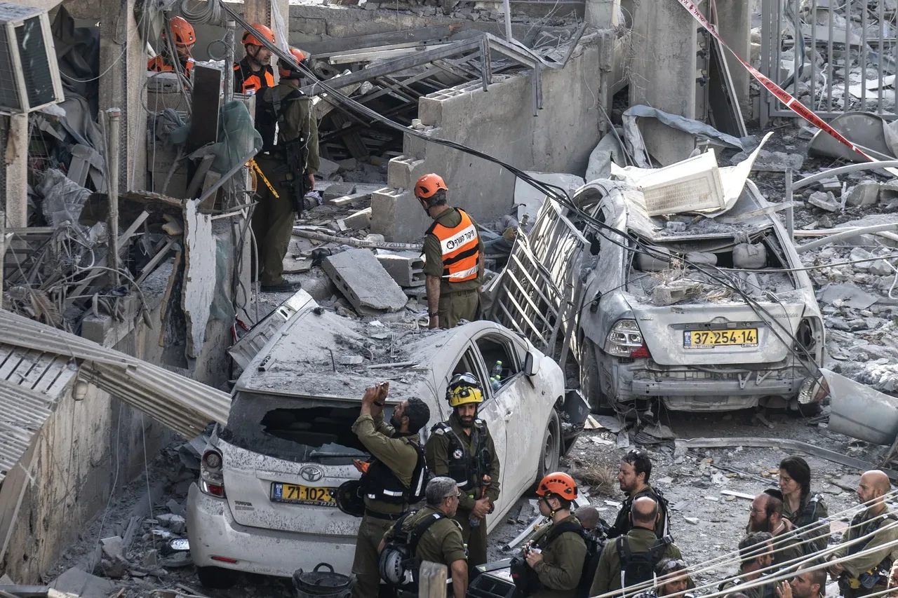 İran, gece boyu füze yağdırdı! İsrail sokaklarında büyük yıkım: Gün ağarınca ortaya çıktı