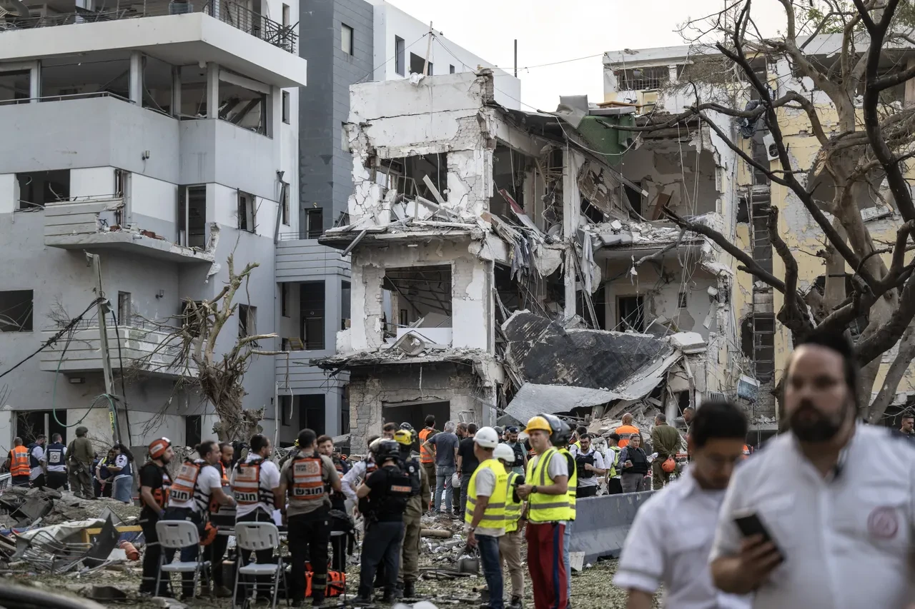 İran, gece boyu füze yağdırdı! İsrail sokaklarında büyük yıkım: Gün ağarınca ortaya çıktı