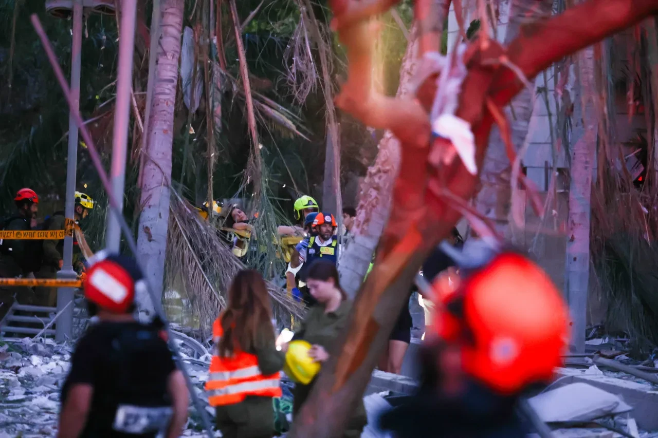 İran, gece boyu füze yağdırdı! İsrail sokaklarında büyük yıkım: Gün ağarınca ortaya çıktı