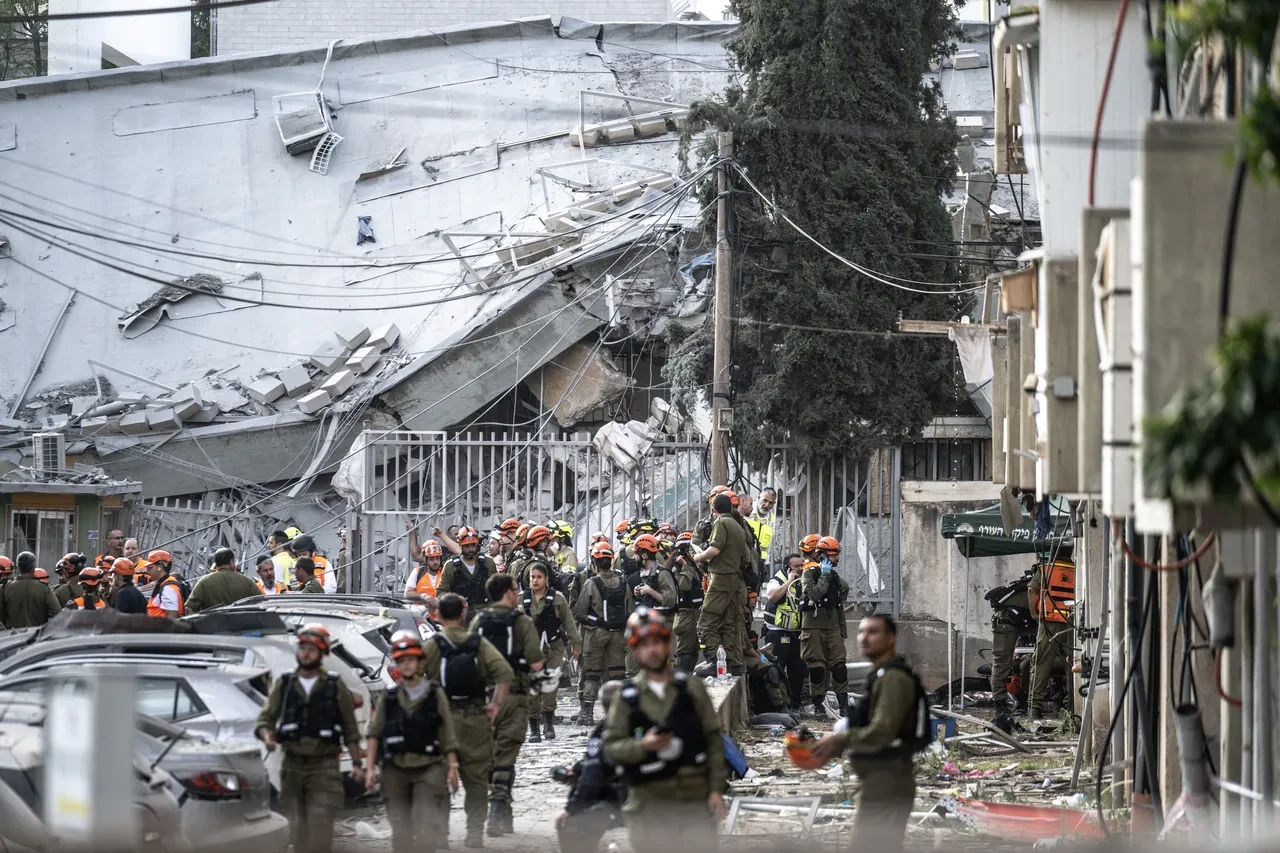 İran, gece boyu füze yağdırdı! İsrail sokaklarında büyük yıkım: Gün ağarınca ortaya çıktı