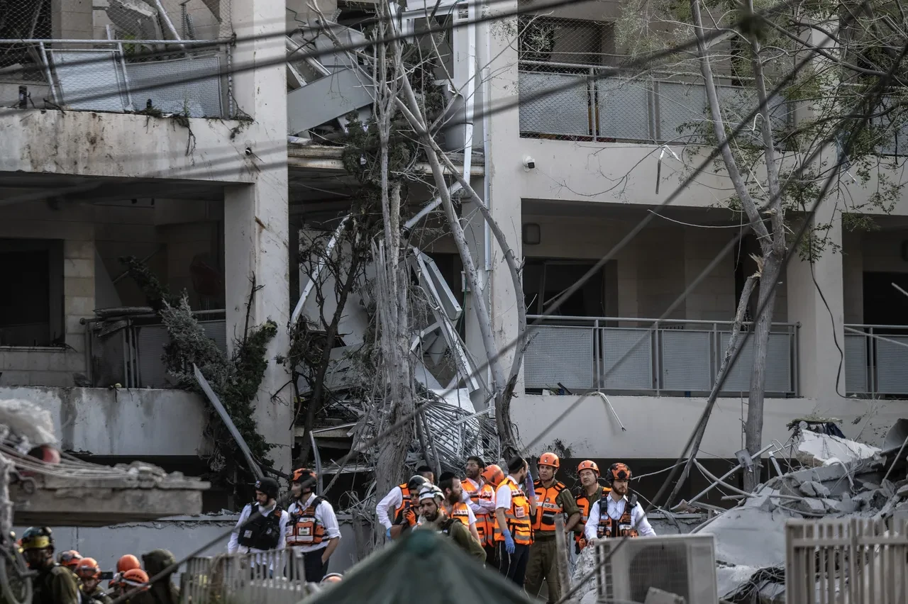İran, gece boyu füze yağdırdı! İsrail sokaklarında büyük yıkım: Gün ağarınca ortaya çıktı