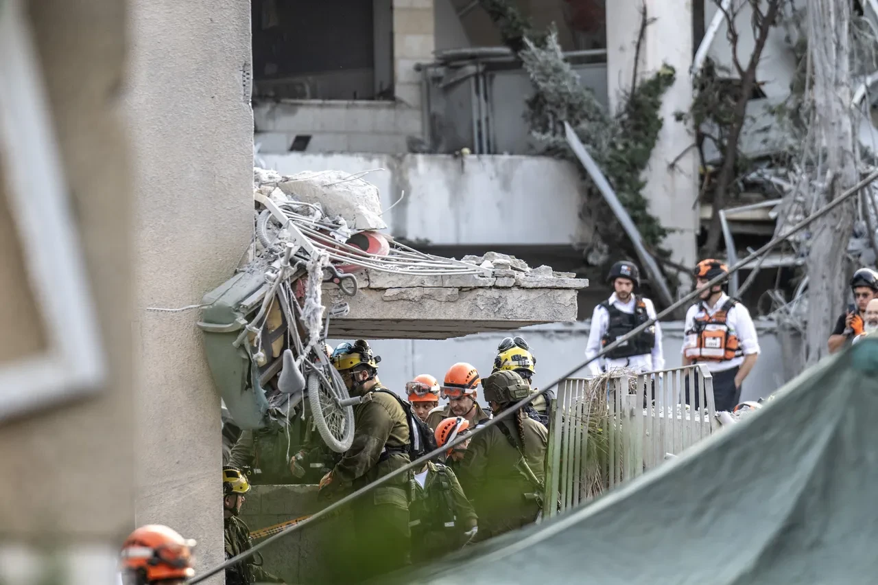 İran, gece boyu füze yağdırdı! İsrail sokaklarında büyük yıkım: Gün ağarınca ortaya çıktı