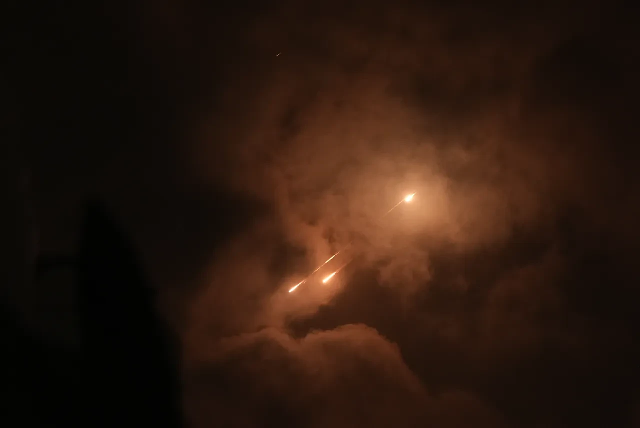 İsrail çizik yedi! Cem Küçük 'Çin' detayına dikkat çekti