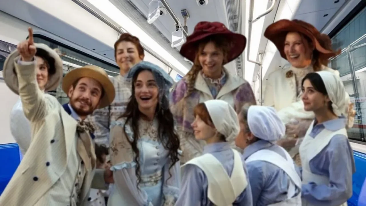 Metroda ünlü var! Şakir Paşa Ailesi oyuncusunu görenler şaştı kaldı 