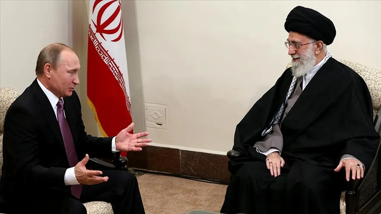 Rus lider Putin'den İran dini lideri Hamaney'e uyarı: Rejimin tehlike altında