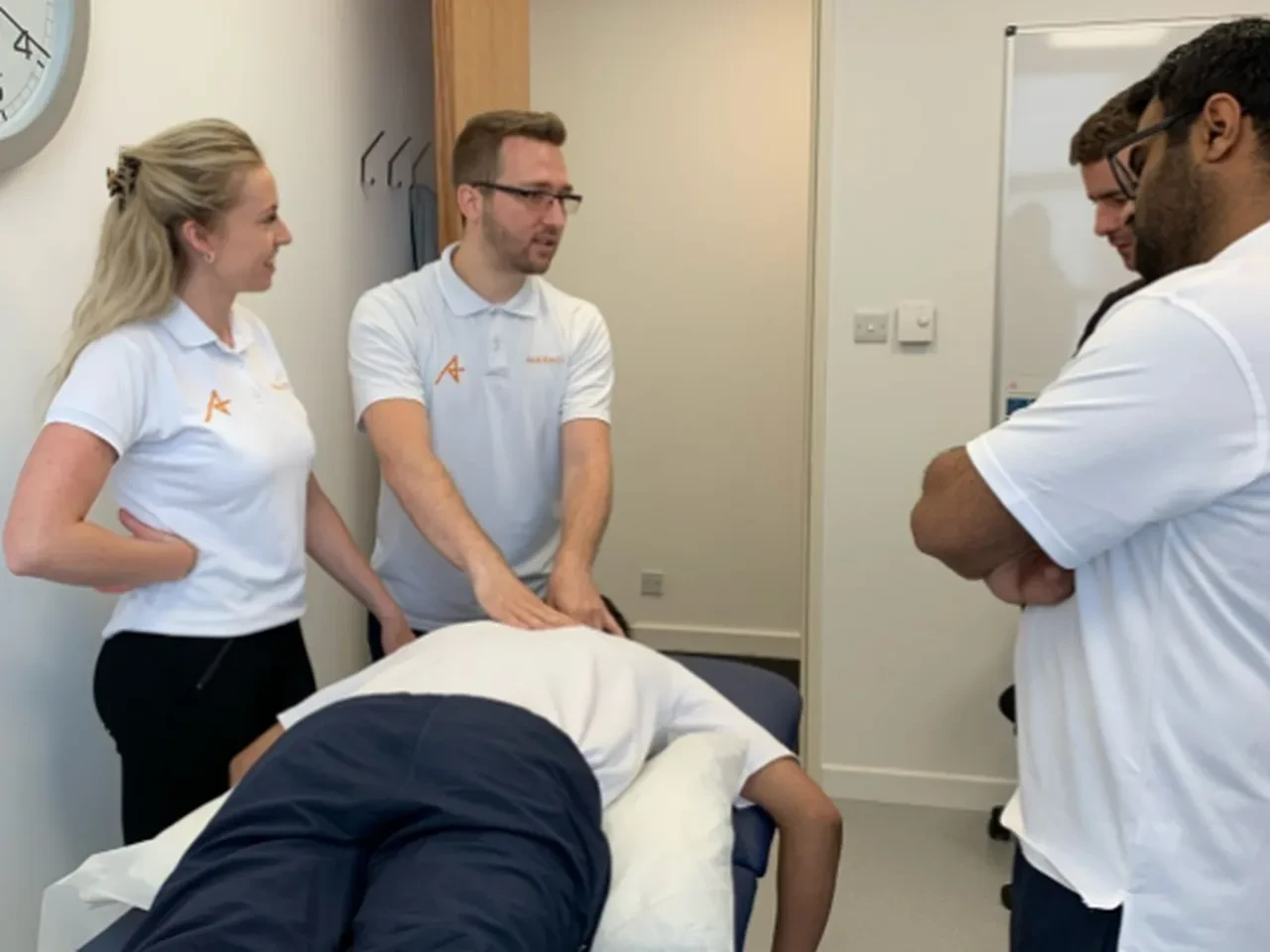 60'lı yaşlardan sonra bile formda kalmak için bunu yapın! Sadece 4 basit hareket