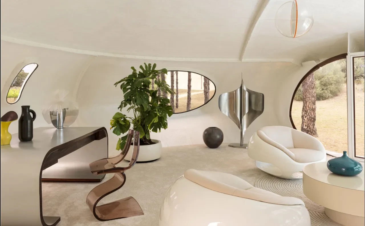 Brad Pitt UFO evi satın alıp ayağına getirtti! Dünyada sadece 7 tane var