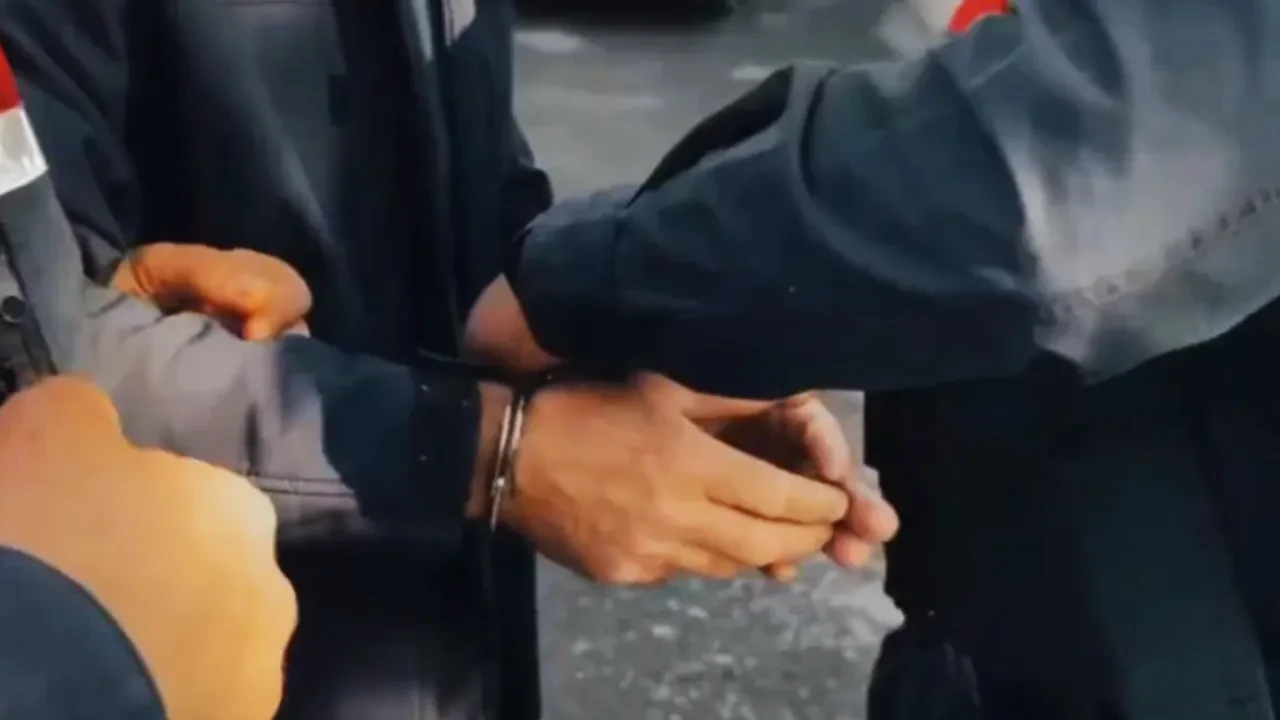 FETÖ'nün öğrenci yapılanmasına operasyon! 11 kişi yakalandı