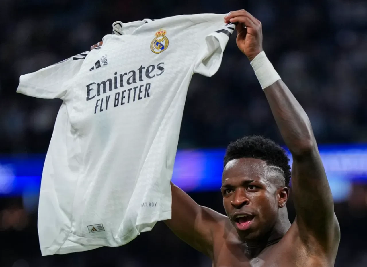 Irkçılara adalet tokadı! Vinicius Junior'ın formasını giydirdikleri bebeği köprüye asmışlardı