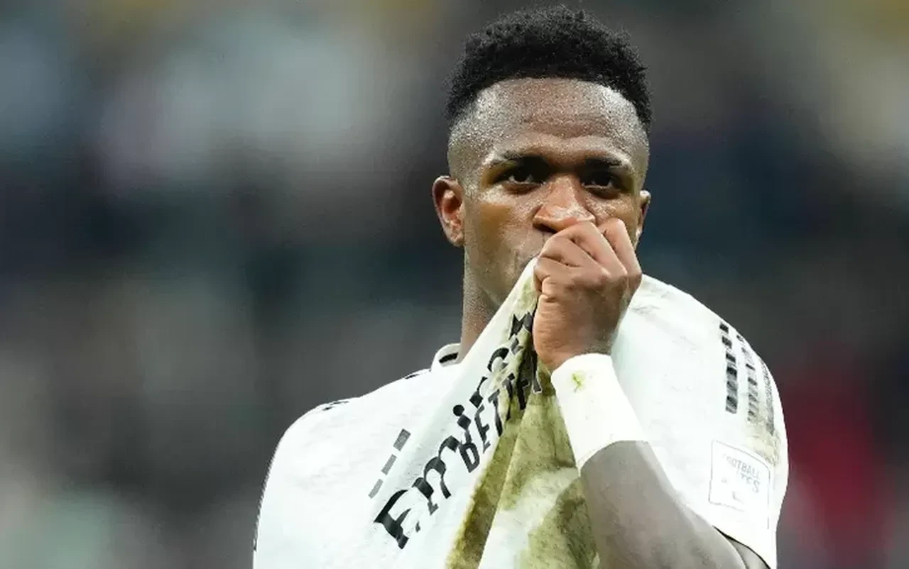 Irkçılara adalet tokadı! Vinicius Junior'ın formasını giydirdikleri bebeği köprüye asmışlardı