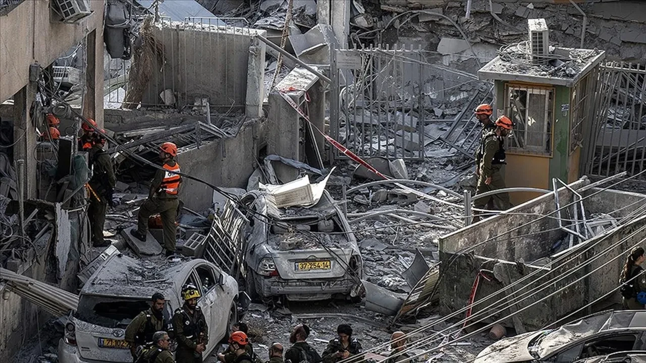 İsrail İran savaşında son durum! Hava saldırıları gece boyunca sürdü