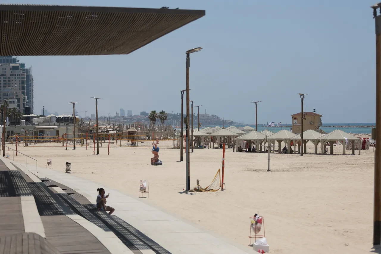 İsrail'de on binlerce turist mahsur kaldı! Yatlarla o ülkeye kaçıyorlar