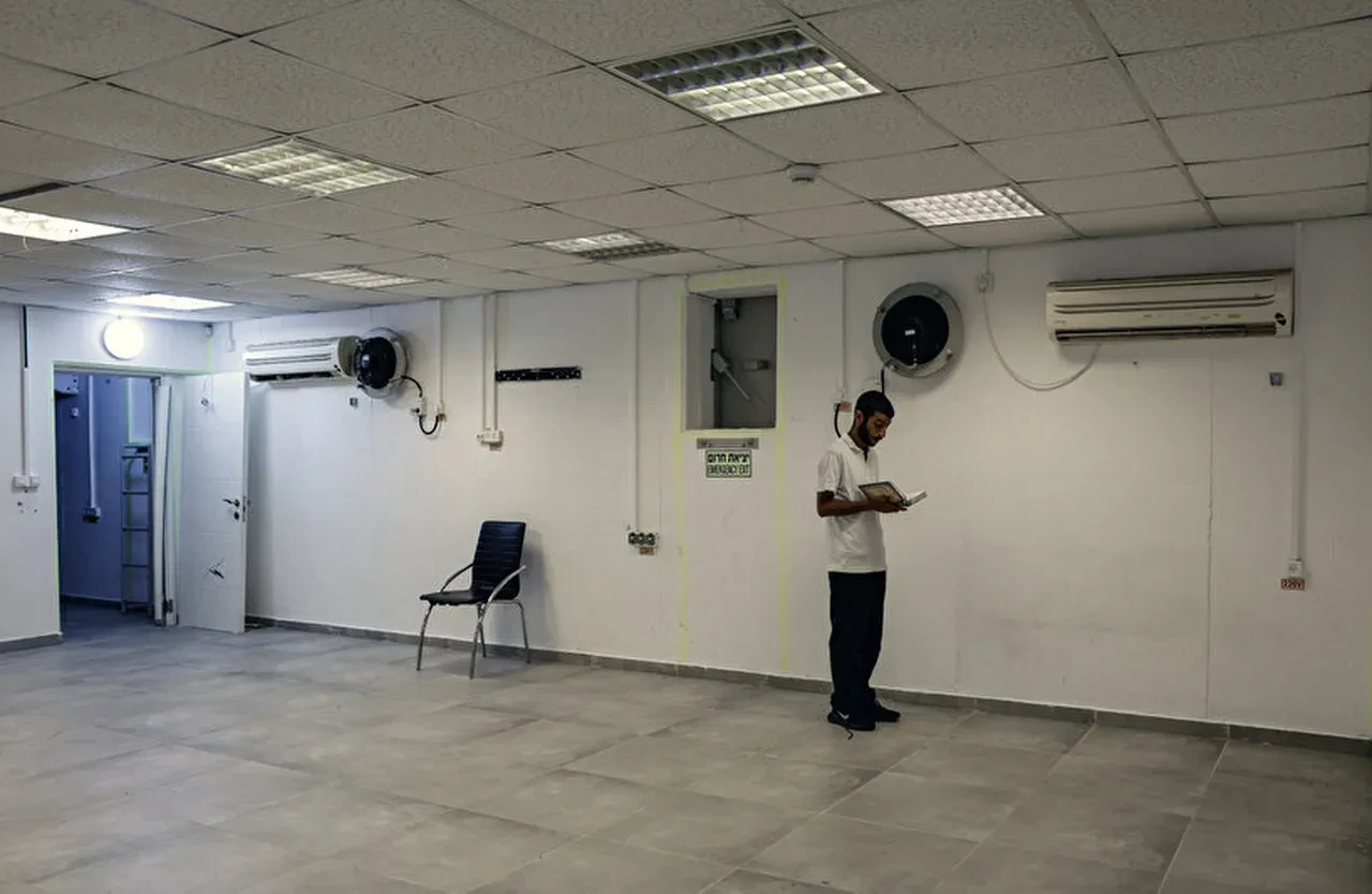 İsrail'de telefonlara gelen mesaj halkı büyük endişeye soktu: Sığınaklarda terör saldırısı uyarısı