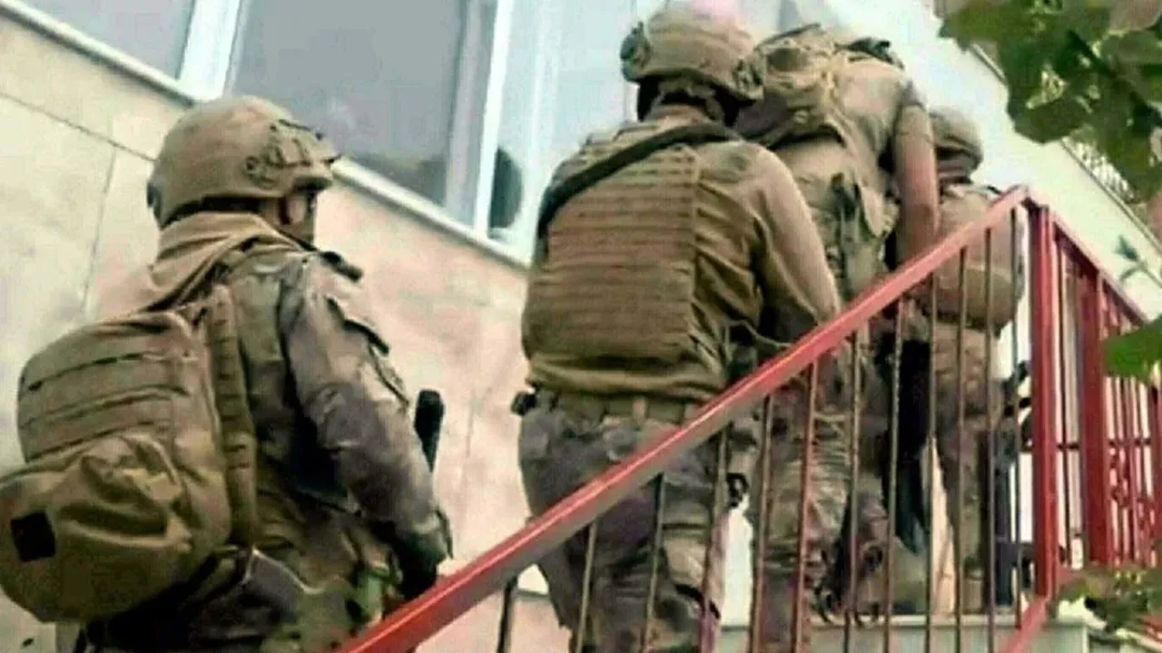 İzmir merkezli 6 ilde FETÖ/PDY'ye operasyon! Çok sayıda gözaltı var 