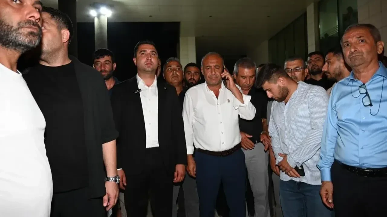 Kadirli’de belediye binasına saldırı: Başkan Mustafa Mert Olcar'dan açıklama