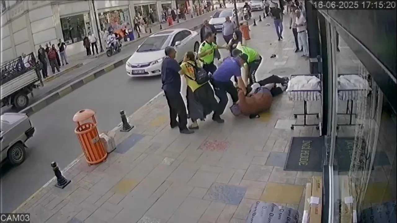 Karabük meydan muharebesi! Kadınlar saç saça baş başa birbirine girdi, polis zor ayırdı