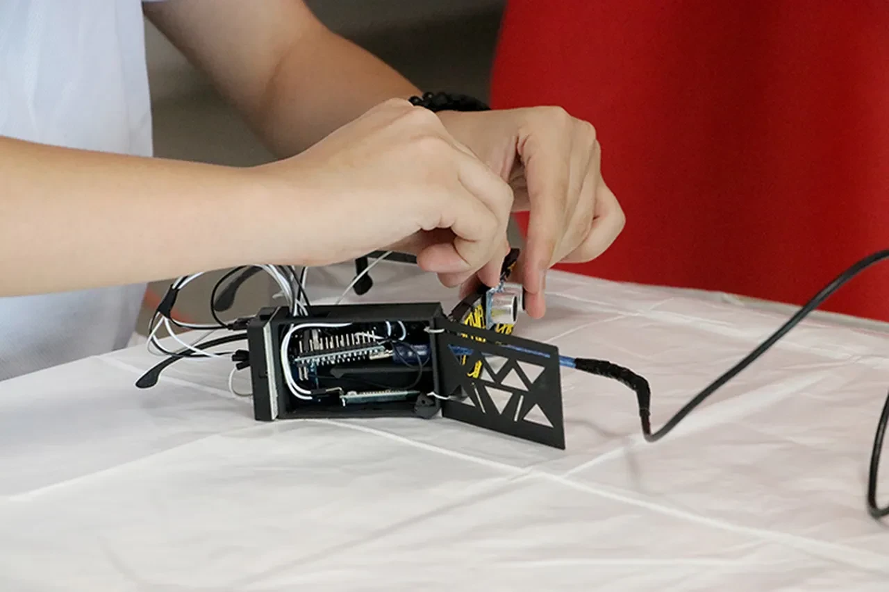 Liseli öğrencilerden görme engellilerin günlük hayatını kolaylaştıracak buluş