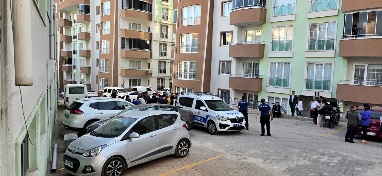 Polis eve girince korkunç manzarayla karşılaştı! 2 çocuk annesi ölü bulundu, eşi kayıp