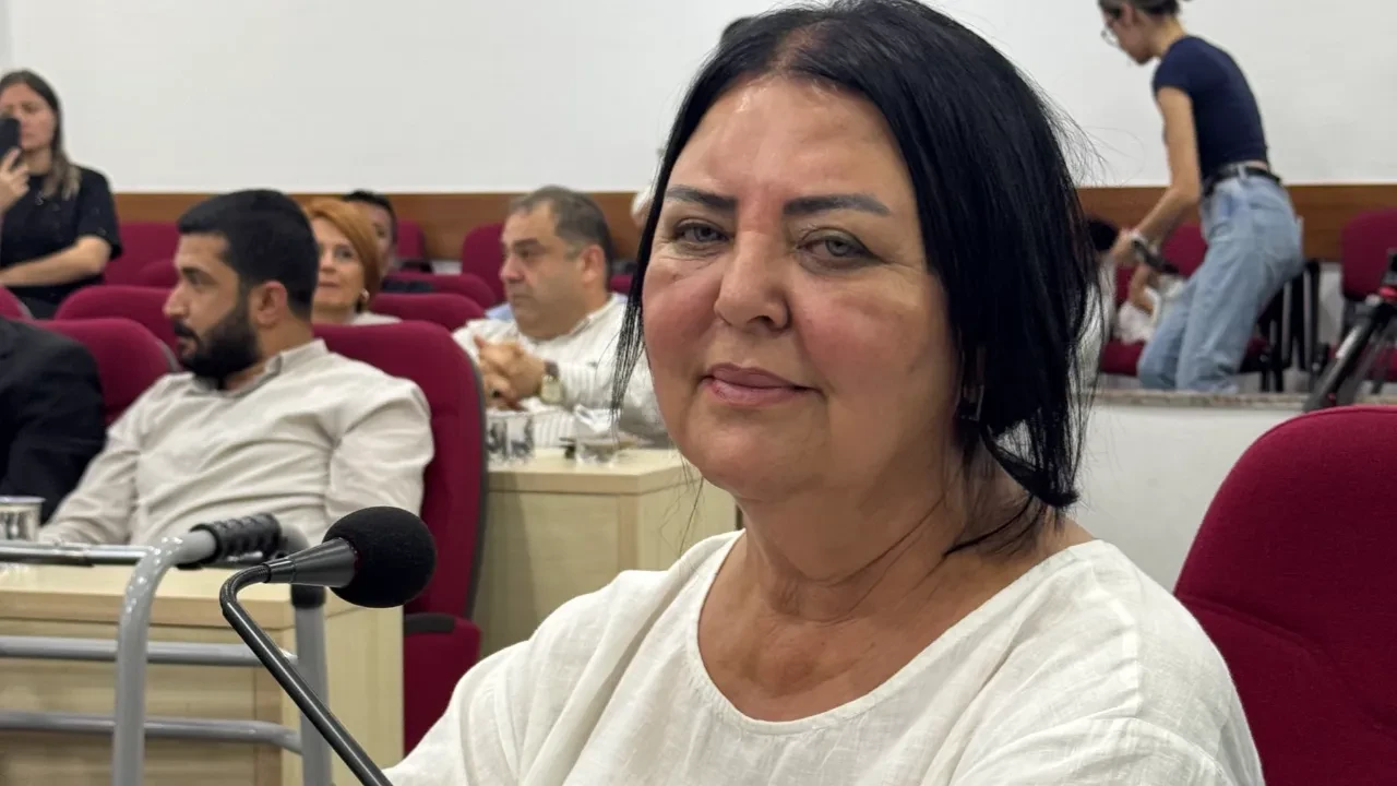 Seyhan Belediyesi’nde Oya Tekin’in yerine Hasibe Akkan seçildi