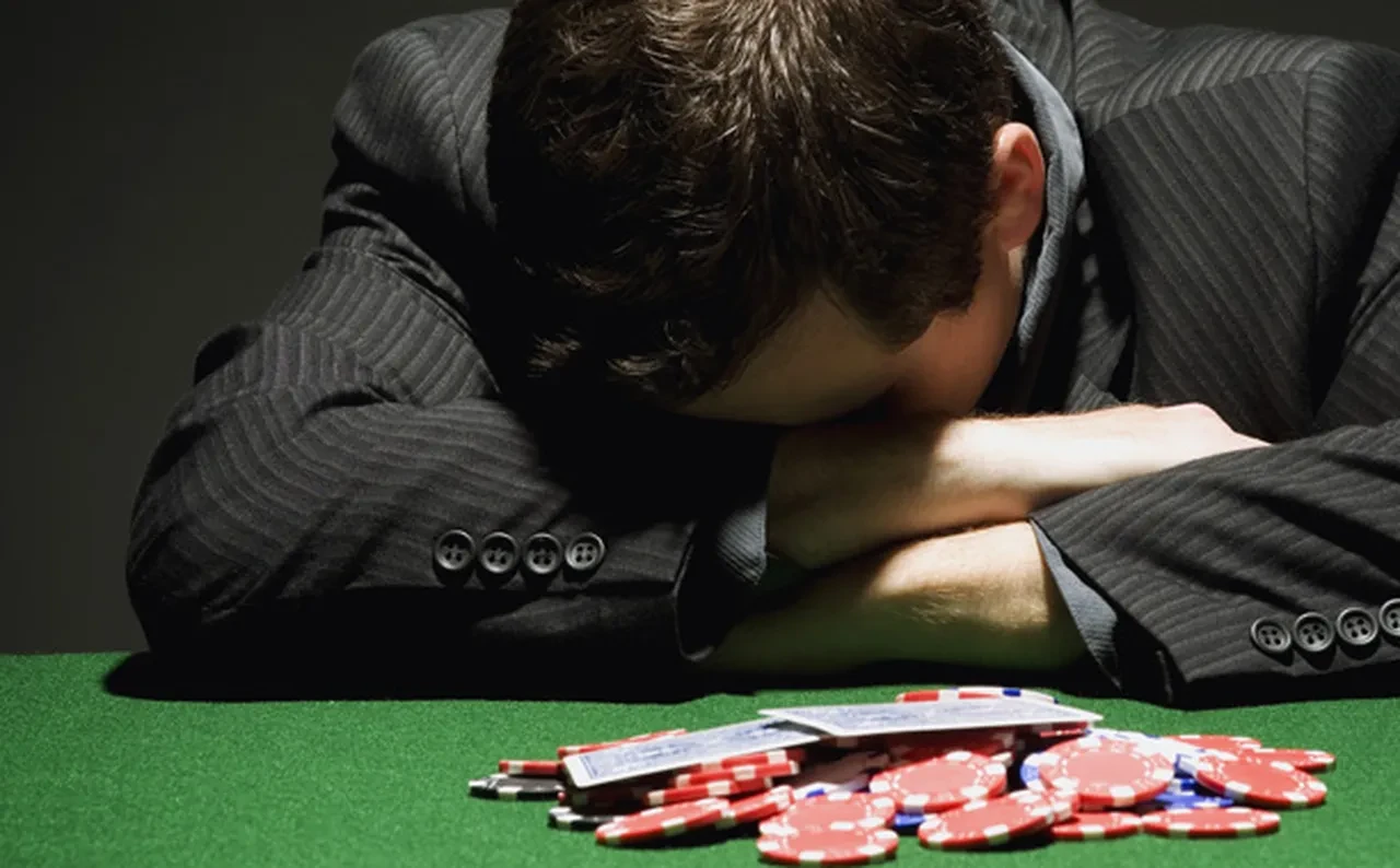 Zenginlerin asla yapmadığı, fakirlerin sıkça yaptığı 3 hata! Ünlü finans danışmanı açıkladı