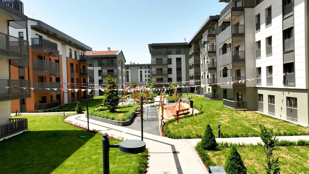 Anahtar teslimini Erdoğan ve Aliyev yapacak! 250 bininci deprem konutu için geri sayım