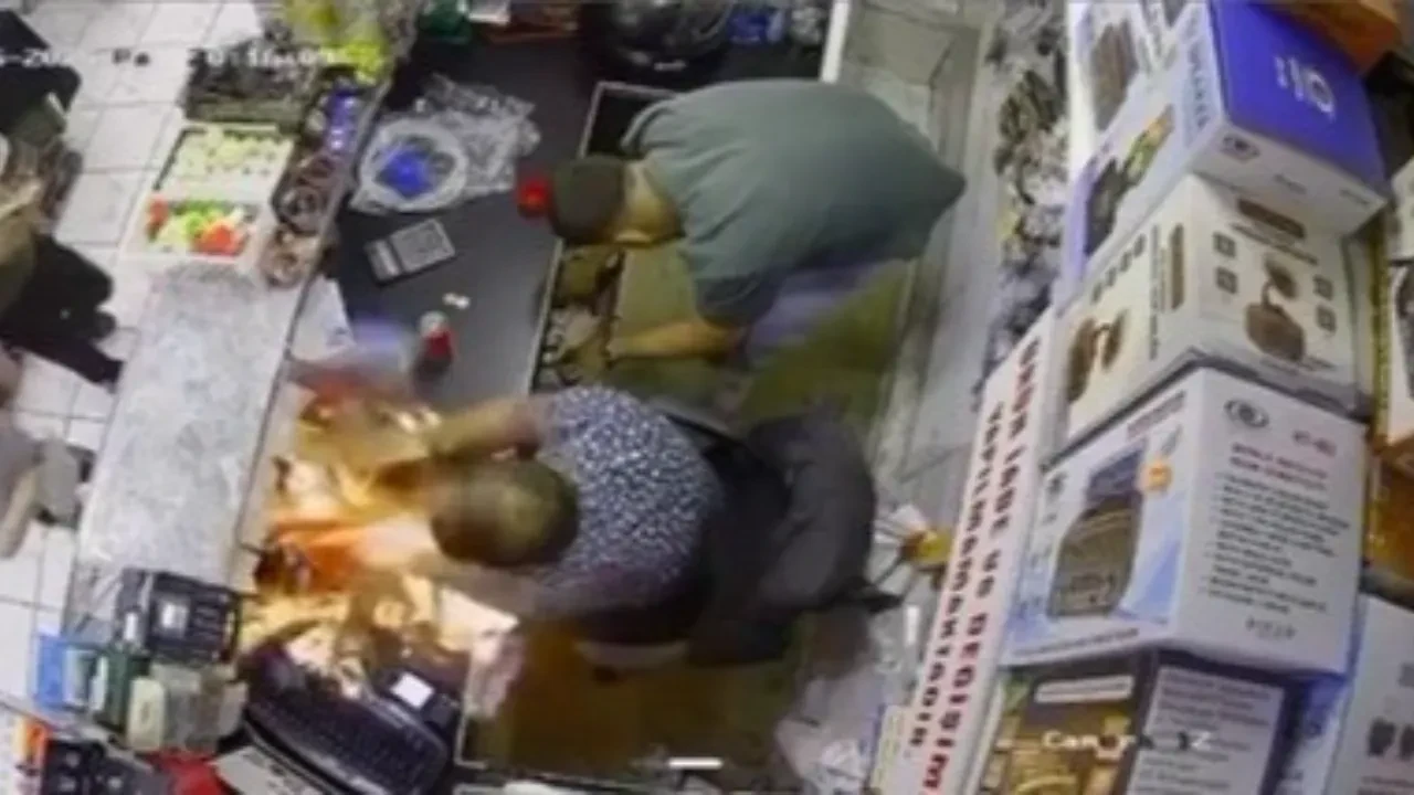 Ateşle oynadı, yerinden böyle zıpladı
