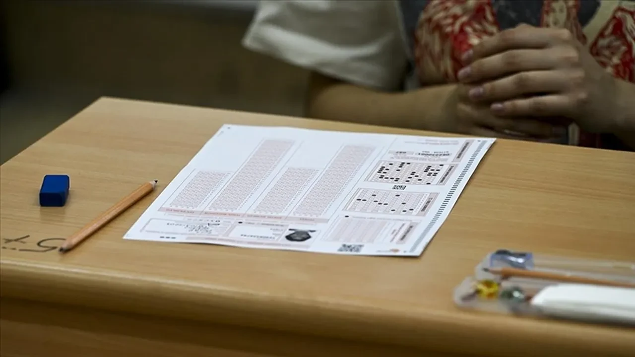 AYT, YDT kaç dakika sürecek, ne zaman bitecek? YKS sınavının ikinci oturumu bugün yapılıyor