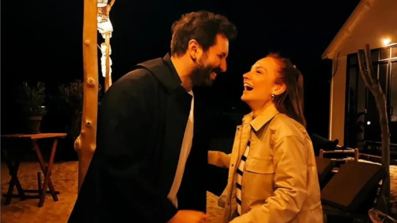 Başak Gümülcinelioğlu, bebeğinin cinsiyetini açıkladı