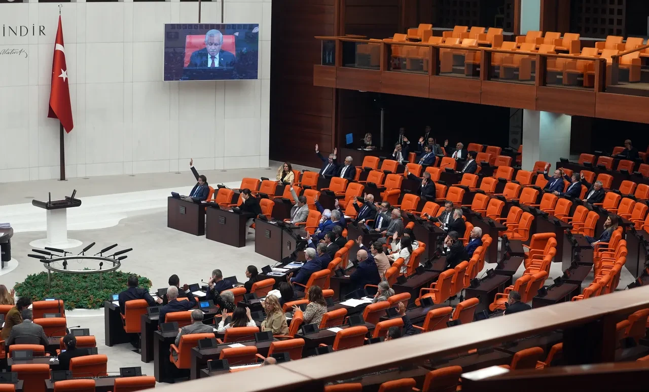 Cumhurbaşkanına doğrudan rektör atama yetkisi: Torba yasanın 6 maddesi geçti