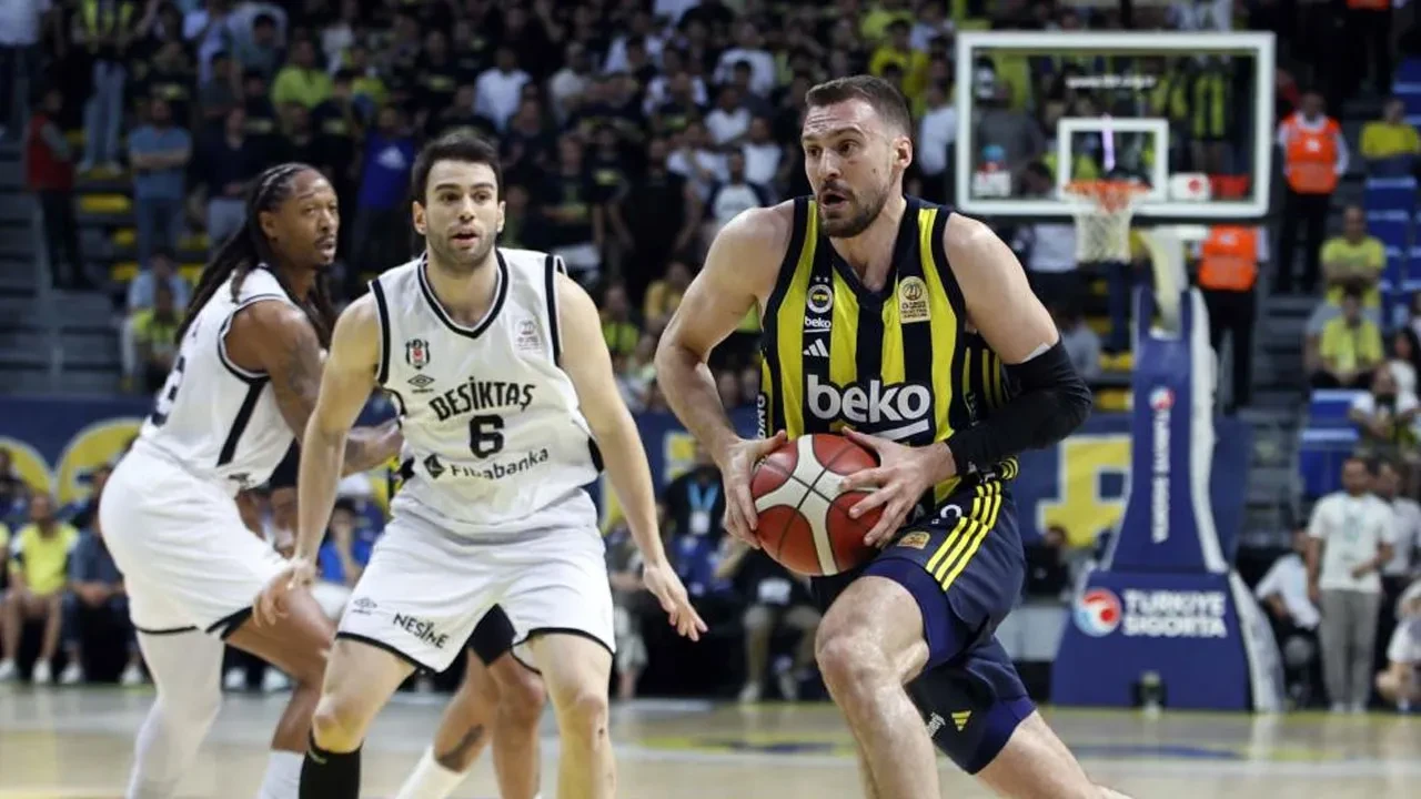 Fenerbahçe final serisine galibiyetle başladı! Beşiktaş'a 18 sayı fark