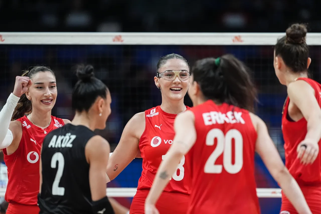 Filenin Sultanları Dominik Cumhuriyeti'ni 3-0 geçti