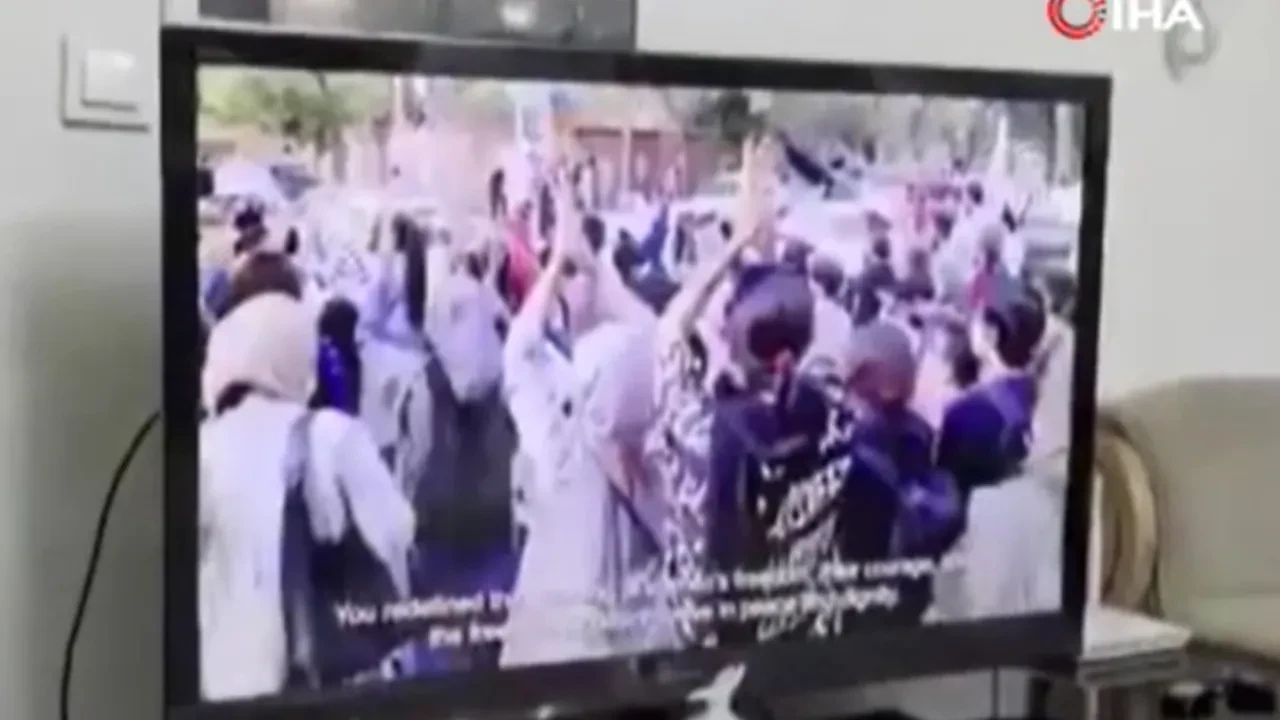 İran’da devlet televizyonlarına siber saldırı: Halk sokağa çağrıldı