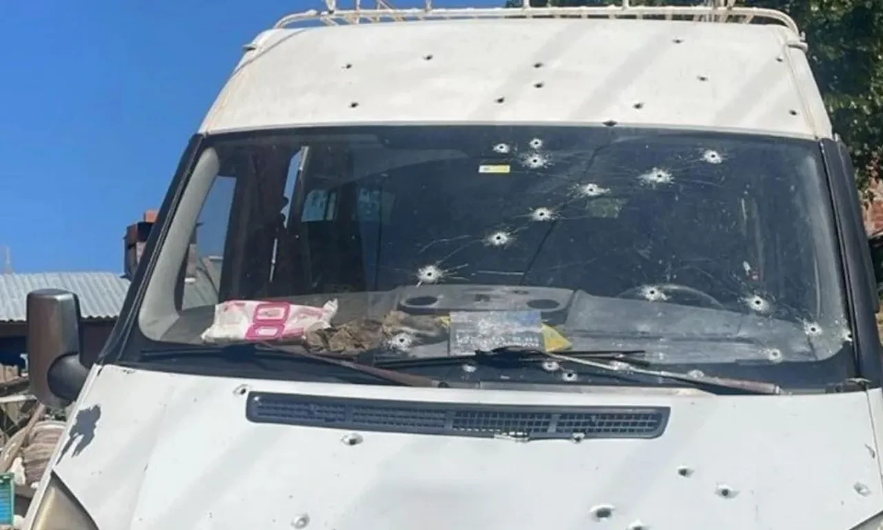 Kastamonu'da korku dolu anlar! Park halindeki minibüse kurşun yağdırdılar