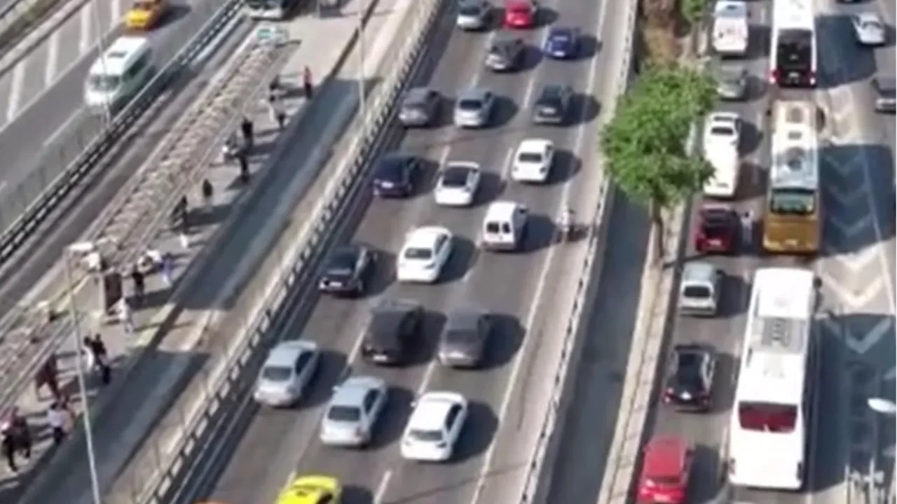 Metrobüs yolu kazası İstanbul