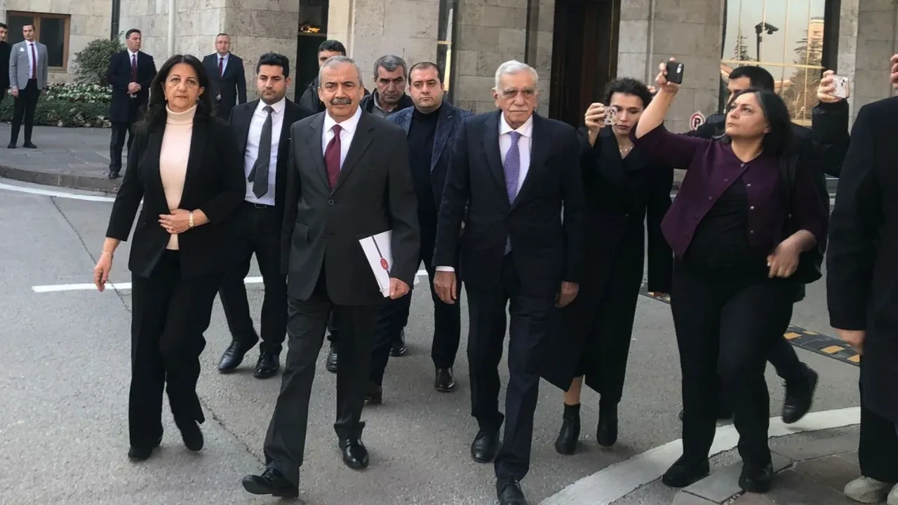 Sırrı Süreyya Önder'in yerine kimin geleceği belli oldu! İşte İmralı heyetinin yeni üyesi
