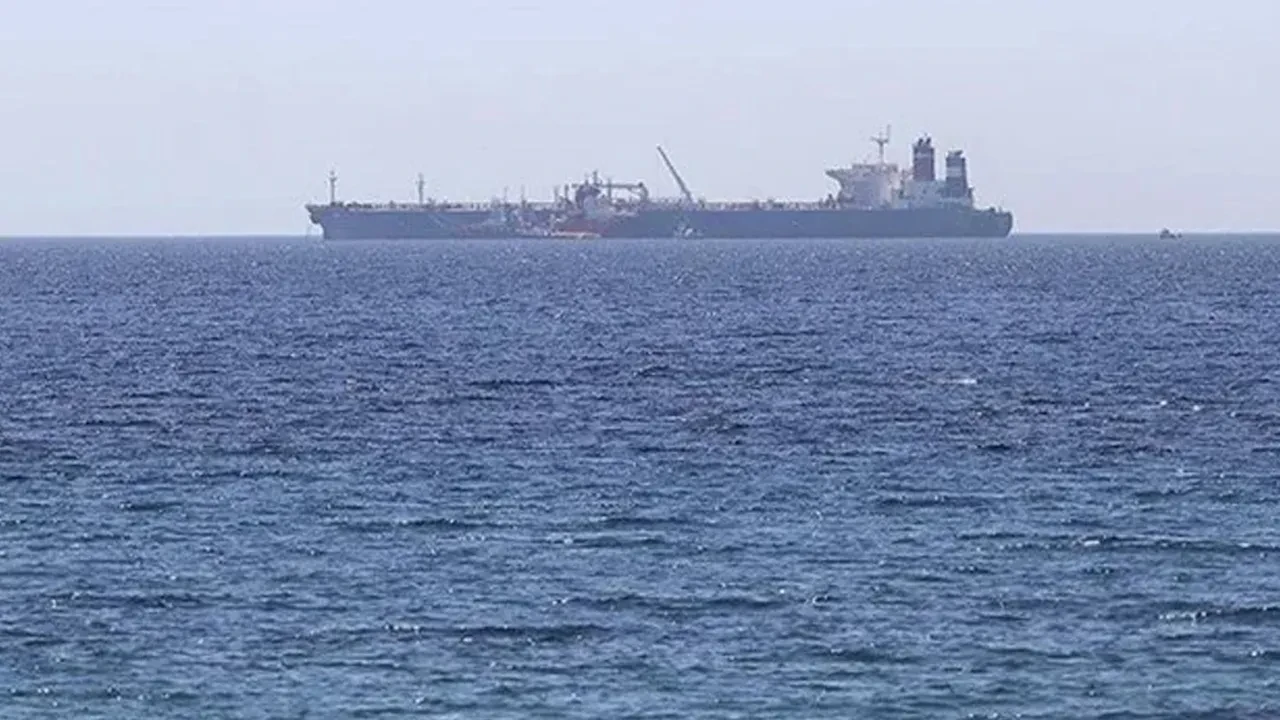 Türk gemileri için alarm durumu! Bakan Uraloğlu Hürmüz önlemini duyurdu