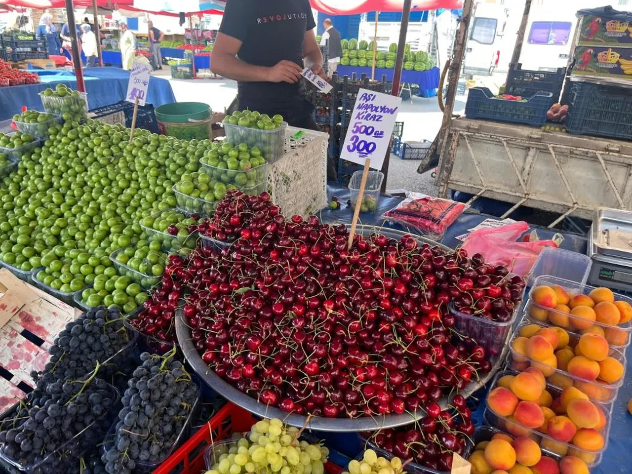 Tanesi 10 TL'ye satılan kiraz gündem olmuştu... O esnaf konuştu