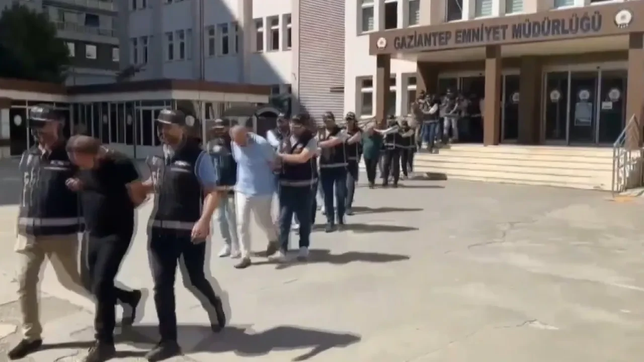 13 milyon lira vurgun yaptılar! Yöntemleri 'pes' dedirtti